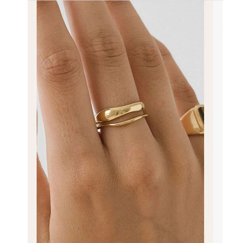 High-End Gold Stripe Rings