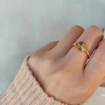 Sunshine Stunner Signet Ring